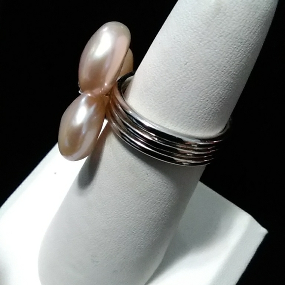 Coin Pearl Ring - Picture 3 of 7